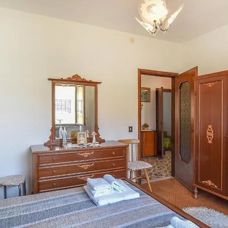 3 Bedroom Amazing In * Riva di Solto
