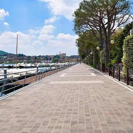 3 Bedroom Amazing In Apartment Riva di Solto