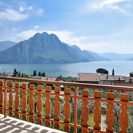 Apartment Lovely In Riva di Solto